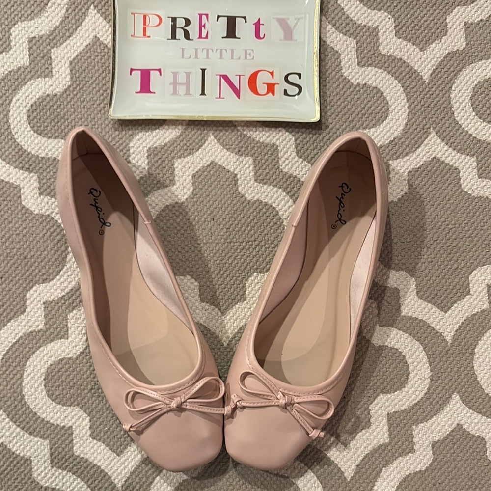 “Qupid”  Women's Pink Ballet Flats; no size on shoe, but fit like a size 8; EUC
